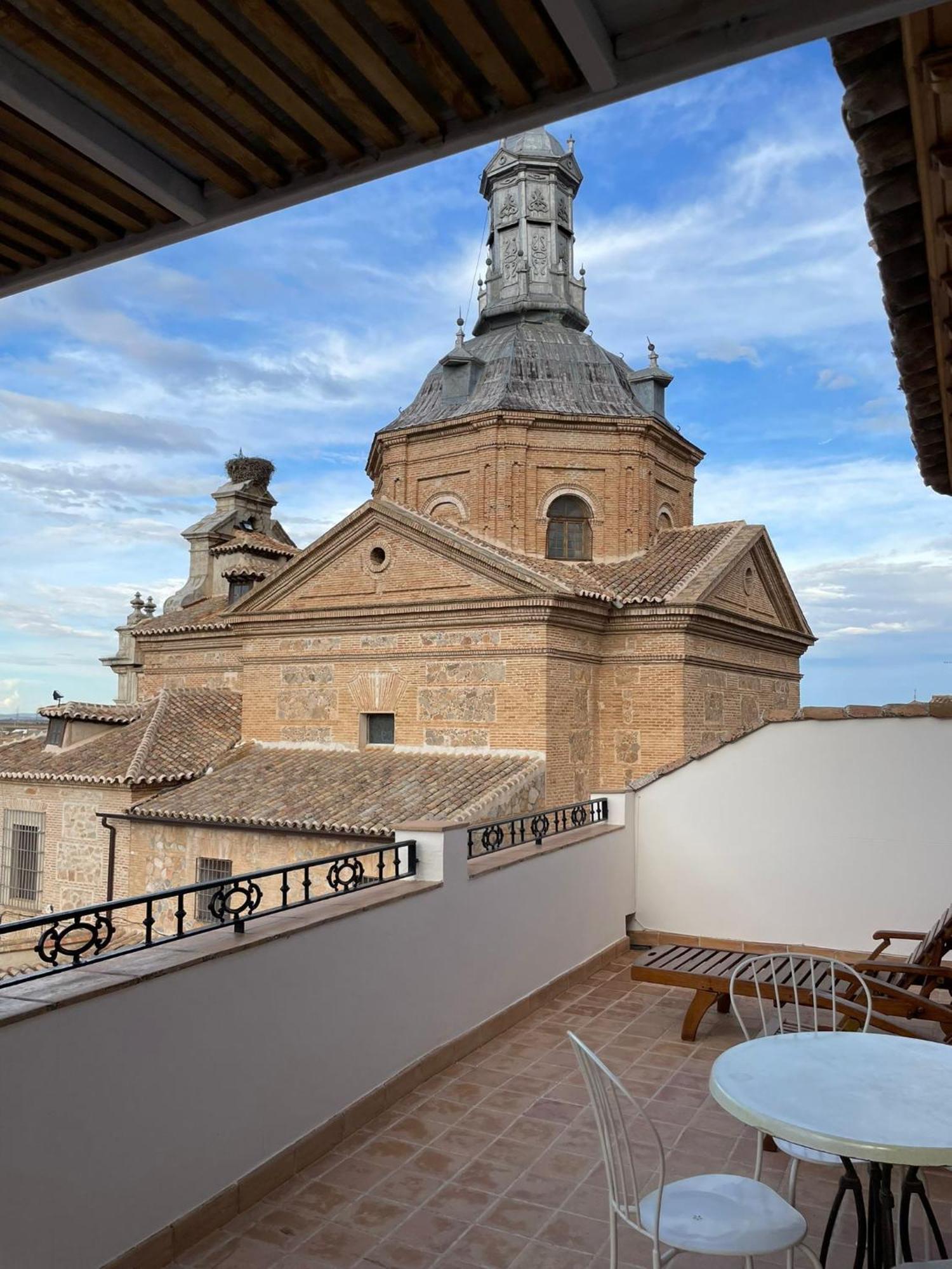 Apartamentos Turisticos La Vida De Antes Consuegra Luaran gambar