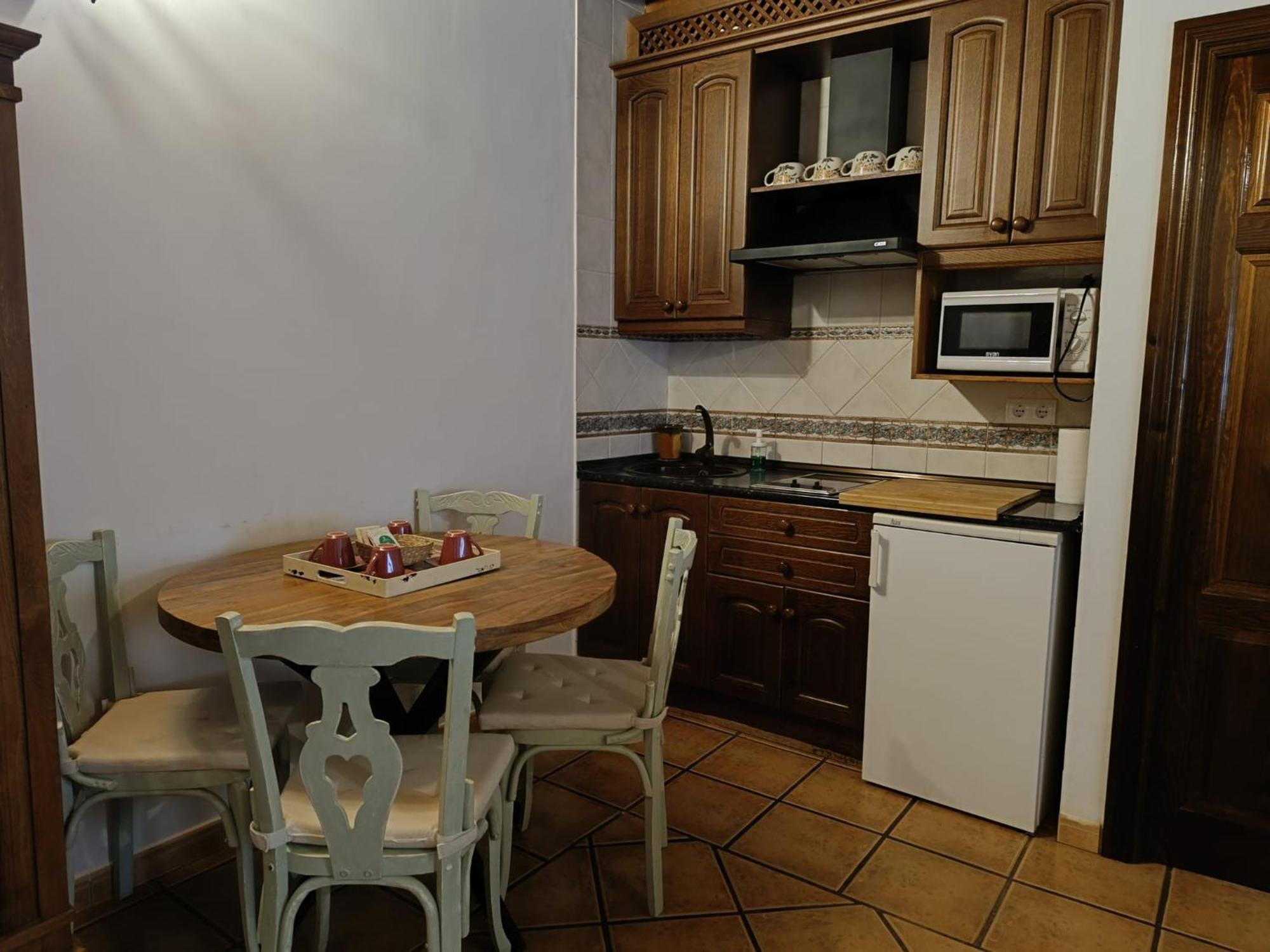 Apartamentos Turisticos La Vida De Antes Consuegra Luaran gambar