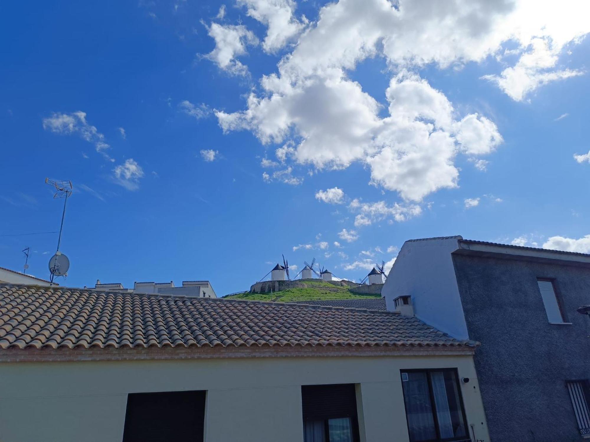 Apartamentos Turisticos La Vida De Antes Consuegra Luaran gambar